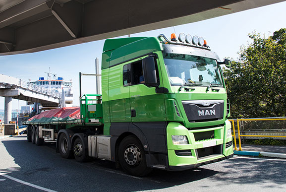 Lorry leaves ferry